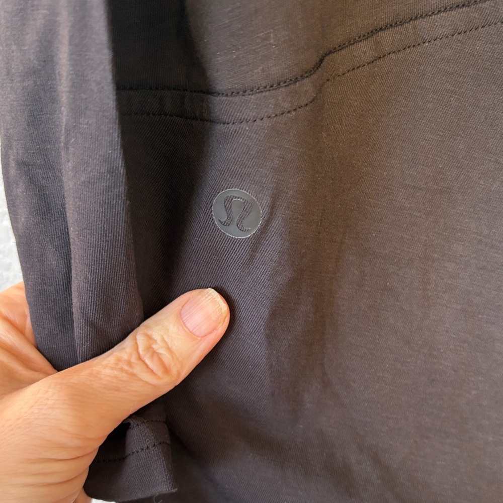 Lululemon Athletica Back-in-action V-Neck Top - Picture 7 of 7